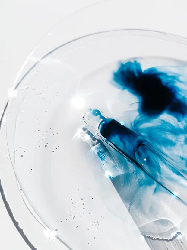 BLUE MAJESTY GLOW DROPS