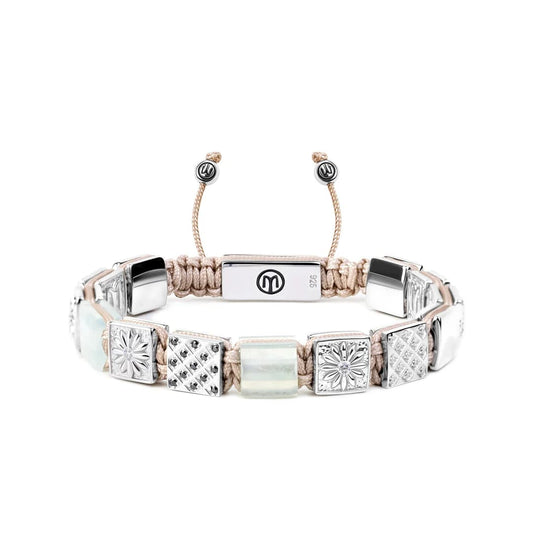 ГРИВНА MAHIGAN С ПЛОСКИ МЪНИСТА С АКВАМАРИН И БЕЖОВА ВРЪВ В СРЕБРО