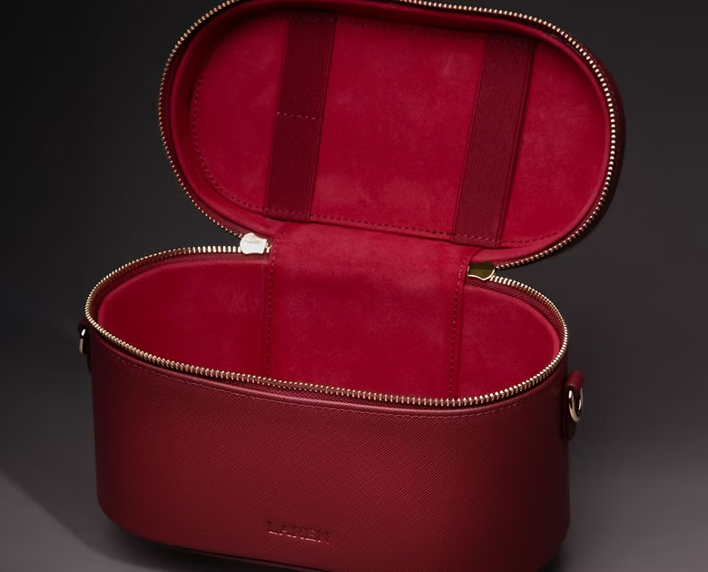 Червено козметично куфарче Laren Beauté от Saffiano кожа