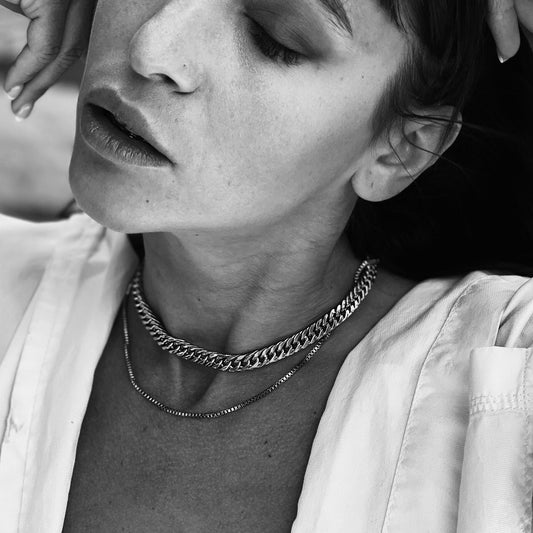 КОЛИЕ FLICKA FRACTION