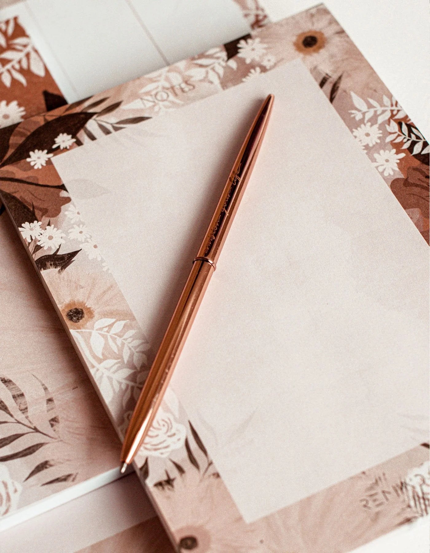 Луксозен химикал REMINDART Rose Gold с гравирано послание