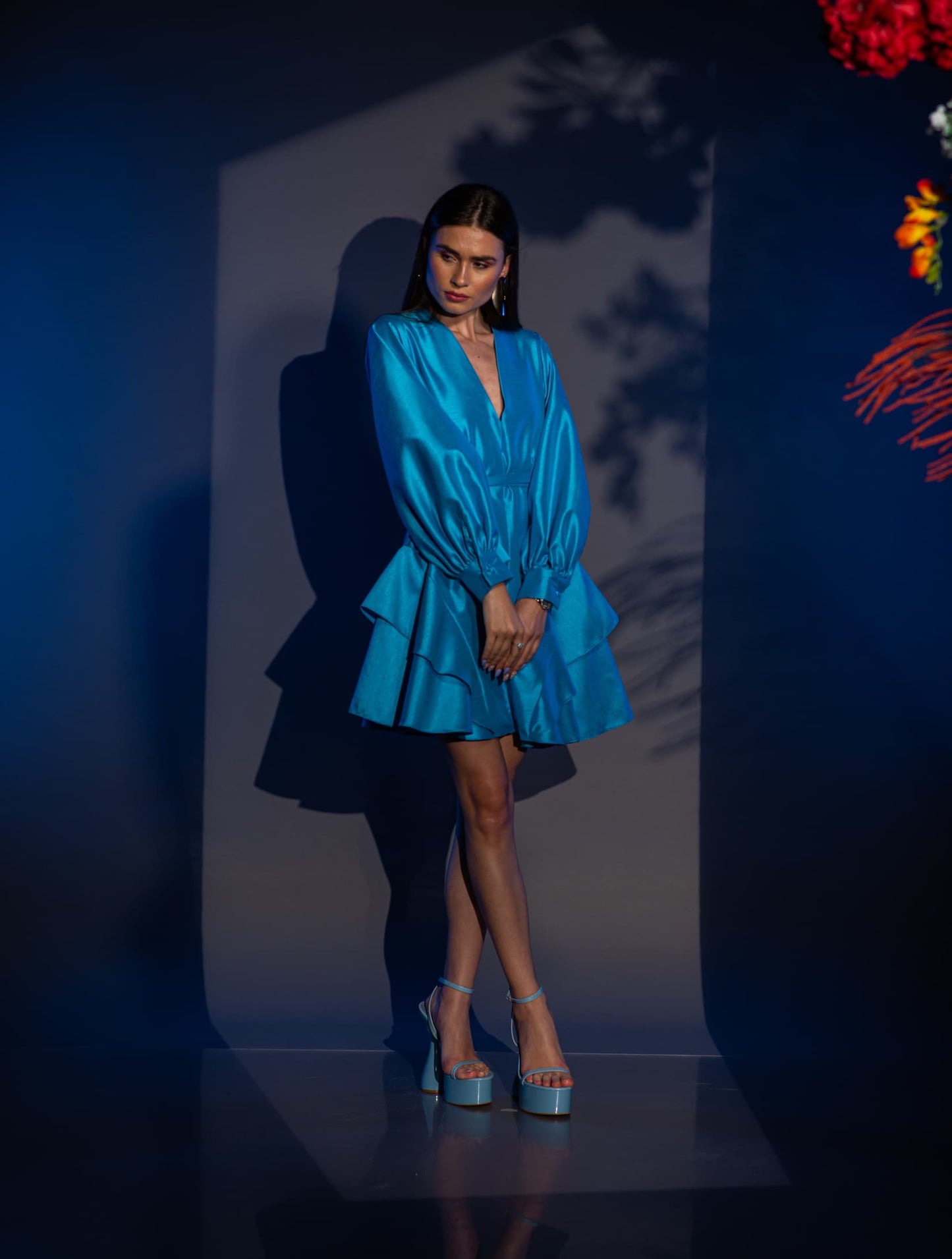 Рокля VERNISSAGE RAISA BLUE - Синя с Обемен Ръкав